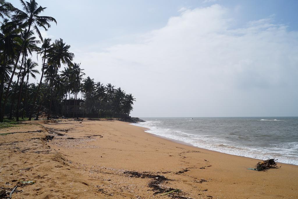 Sri Beach Bungalows And Villa Marawila Esterno foto