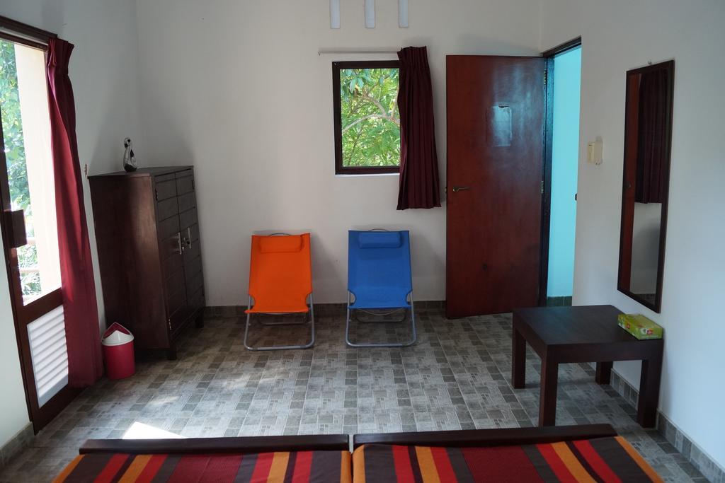 Sri Beach Bungalows And Villa Marawila Esterno foto