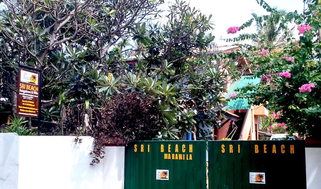 Sri Beach Bungalows And Villa Marawila Esterno foto