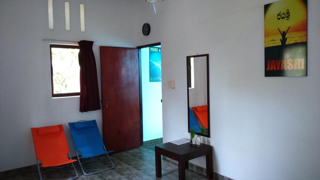 Sri Beach Bungalows And Villa Marawila Esterno foto